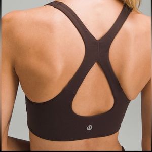 NWOT lululemon SmoothCover Yoga Bra
Light Support, B/C Cup